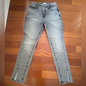 Good American front slit jeans.  Like new.  Size 26.